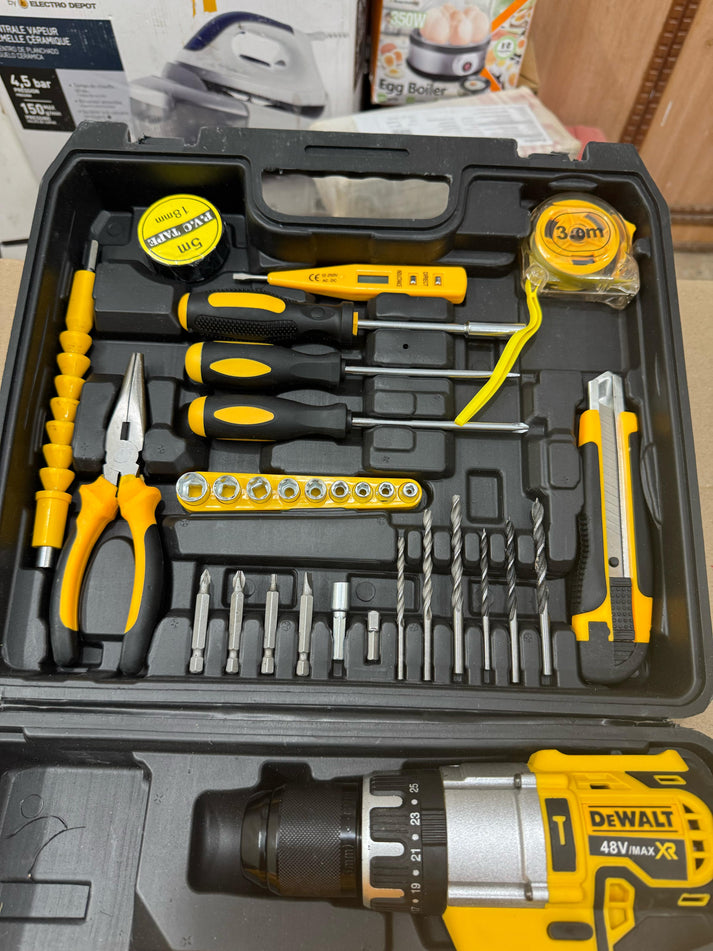 30 piece Dewalt drill set – screwdriver heads and bits included