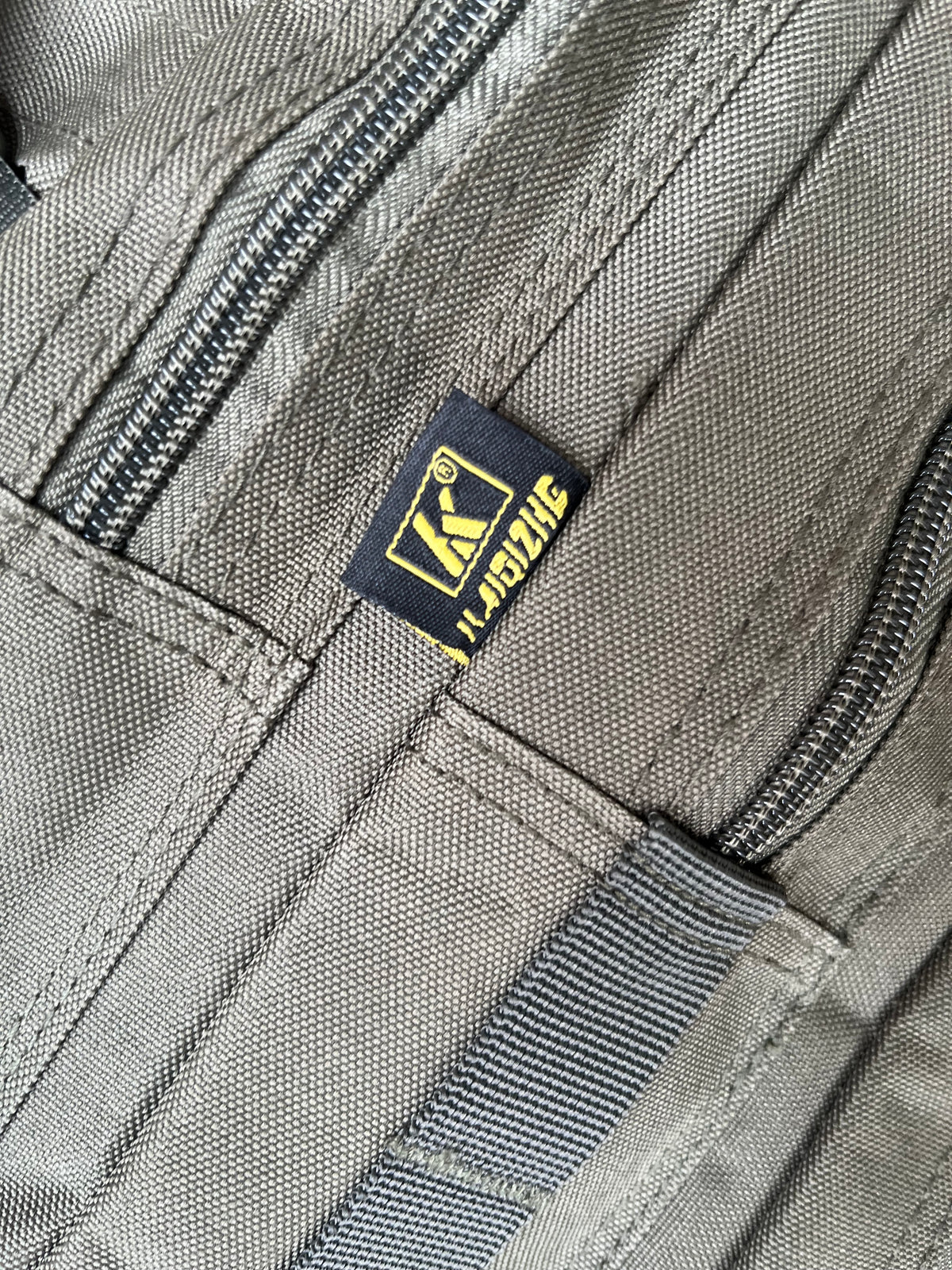 Tactical Carry Bag (Imported Quality) 💼🎯 

Built for ultimate durability and outdoor organization. Heavy-duty material with multi-pocket storage designed for tactical gear, everyday carry, and field travel