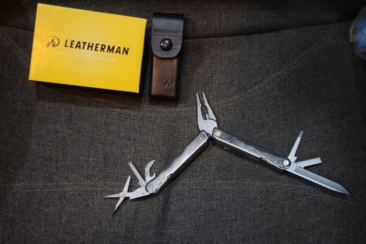 Leatherman Fuse Multi-Tool With Leather sheath