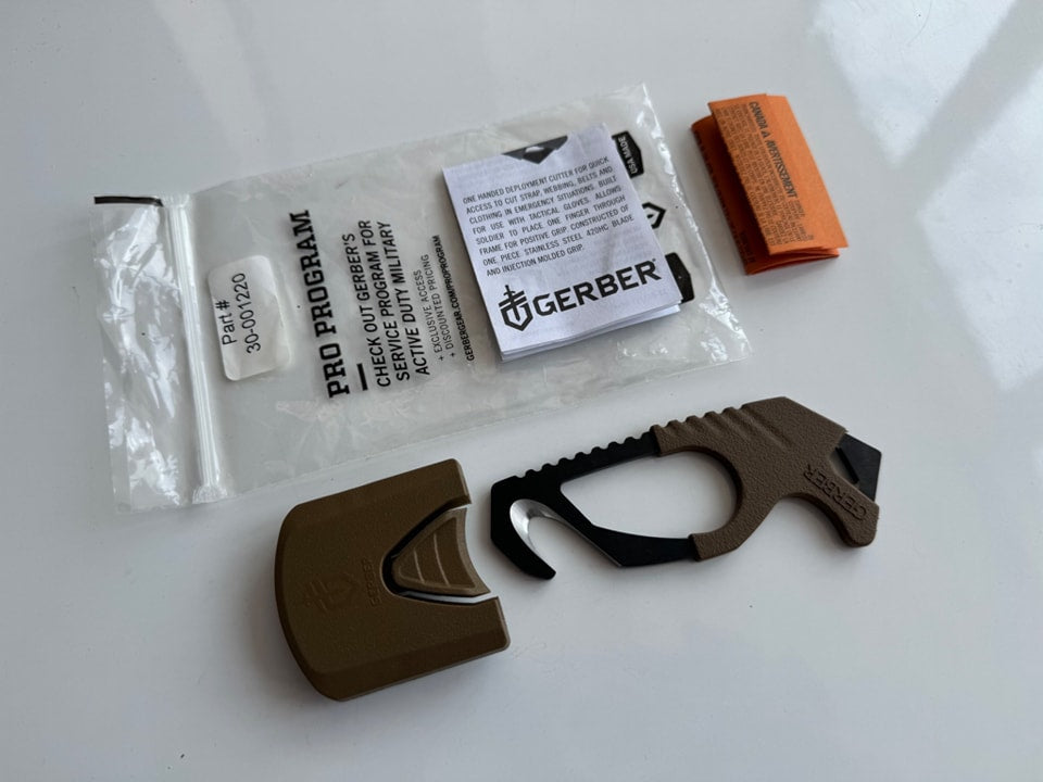 Gerber Strap Cutter & Emergency Glass Breaker – Life-Saving Rescue Tool