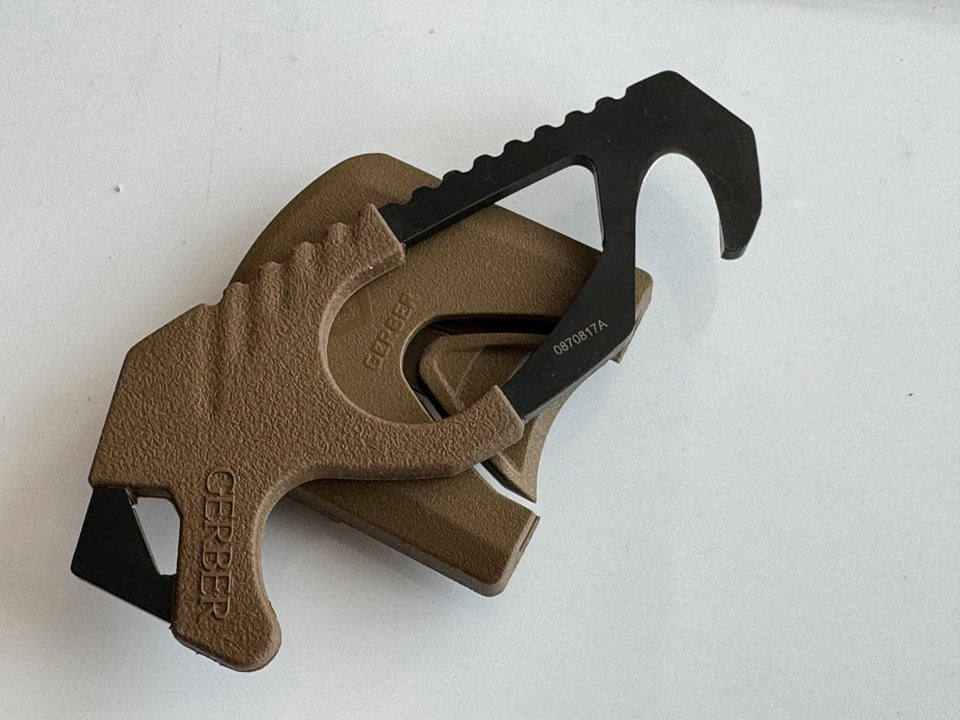 Gerber Strap Cutter & Emergency Glass Breaker – Life-Saving Rescue Tool