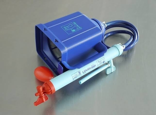 LifeStraw Family 1.0 Portable Gravity Water Purifier – 3 Years of Clean Water for a Family of 5