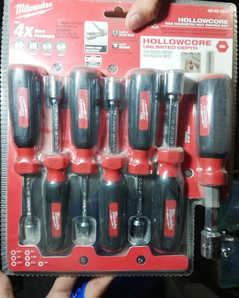 Durable 7-piece driver set with ergonomic grips and magnetic tips for secure use