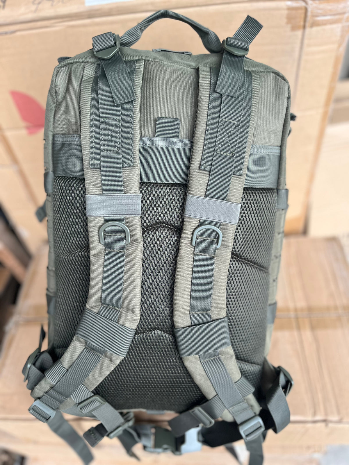 Tactical Carry Bag (Imported Quality) 💼🎯 

Built for ultimate durability and outdoor organization. Heavy-duty material with multi-pocket storage designed for tactical gear, everyday carry, and field travel