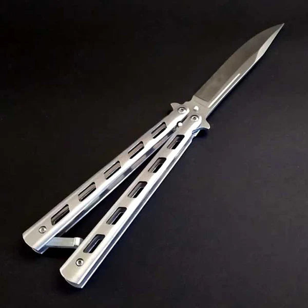 Premium folding tool with smooth butterfly-style mechanism