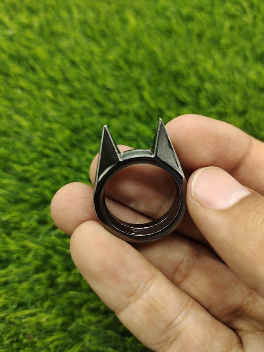 Metal Knuckle Ring: Bold and Stylish Accessory