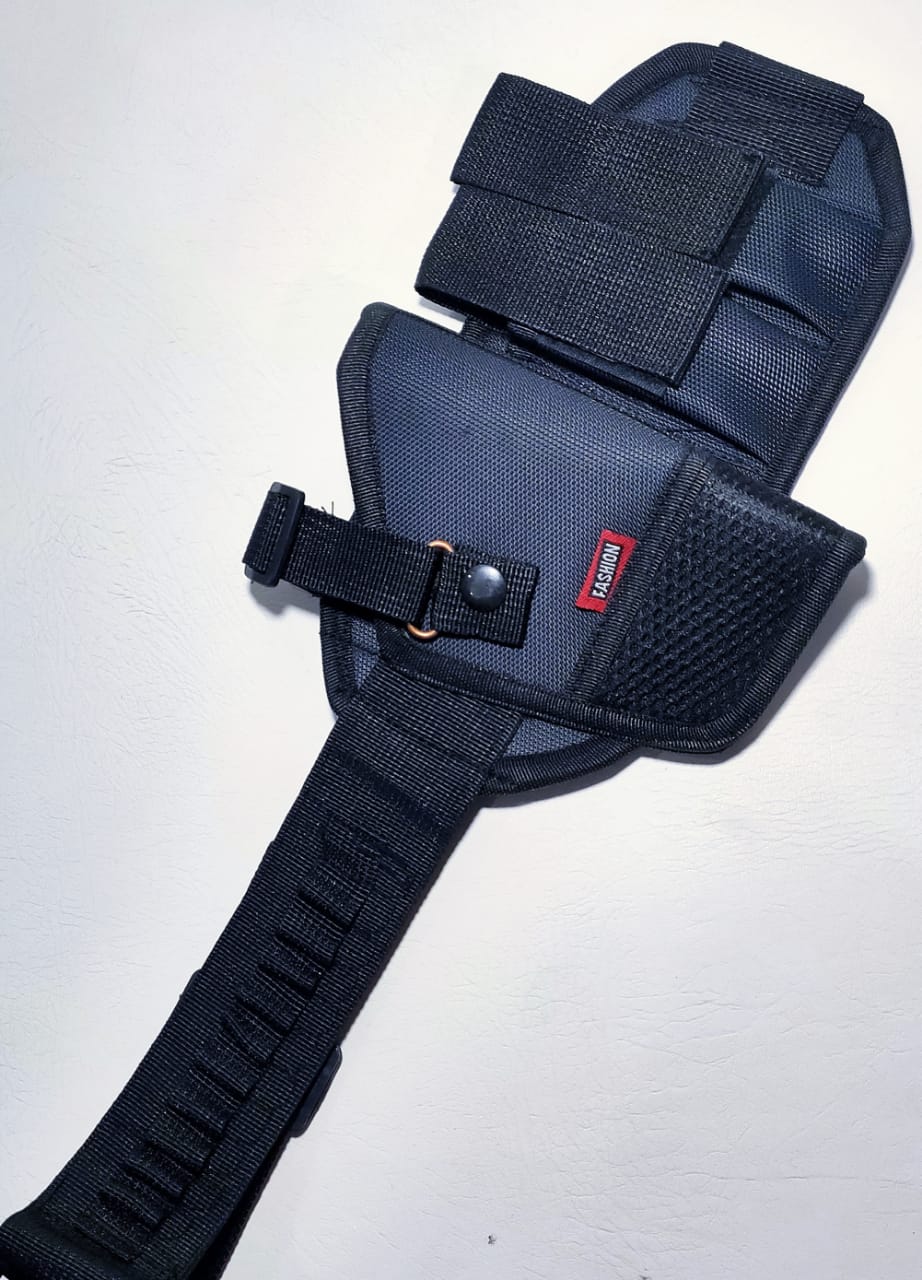Black Belt Holster for 30 Bore & 9mm Pistols – With 2 Magazine Pouches
