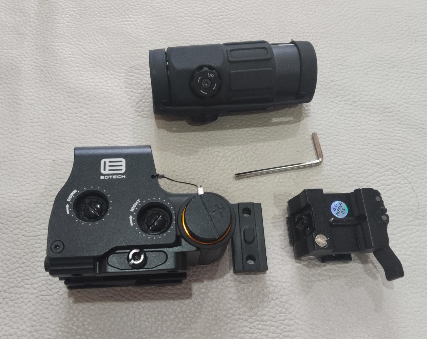Eotech Holographic Sight + Magnifier ( Chinese Copy )