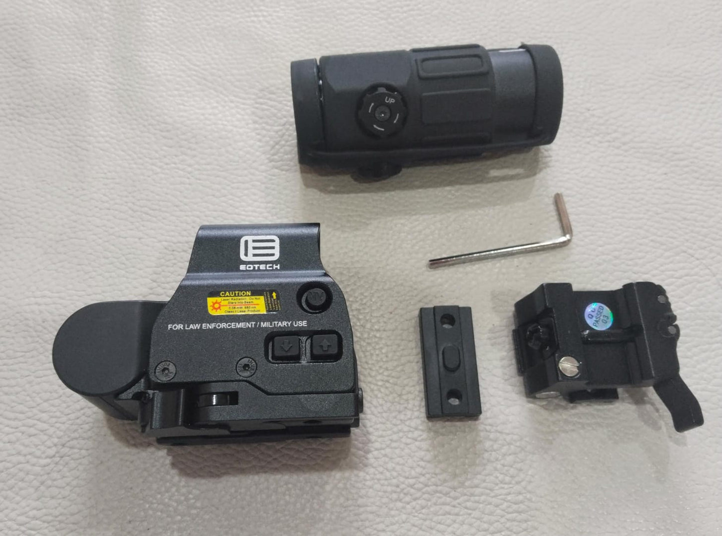 Eotech Holographic Sight + Magnifier ( Chinese Copy )